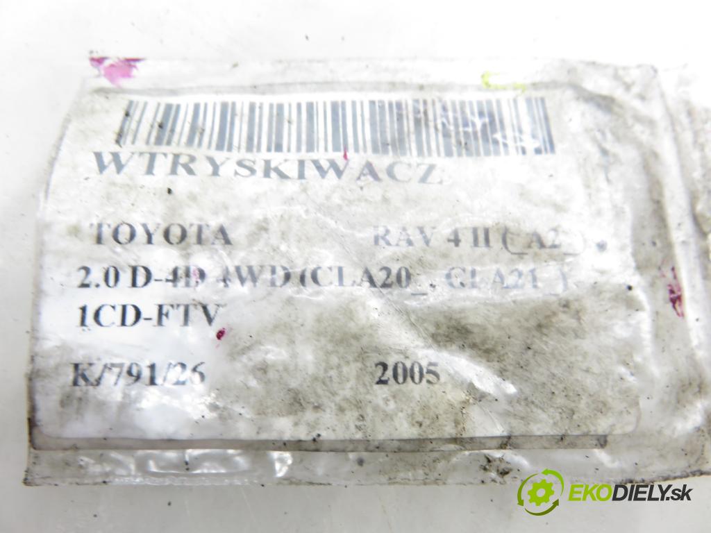 TOYOTA RAV 4 II (_A2_) SUV 2005 85,00 2.0 D-4D 4WD 116 - 1CD-FTV 1995,00 vstrekovač 2367027030 (Vstrekovač paliva)