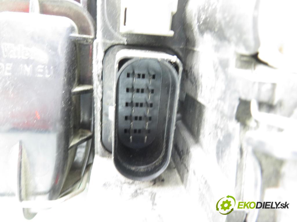 AUDI A4 (8E2, B6) SEDAN 2001 110,00 1.8 T quattro - AVJ 1781,00 Svetlo PP 8E0941004S