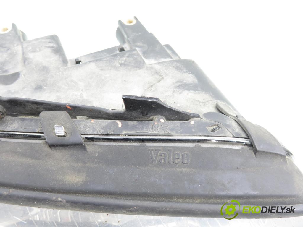 AUDI A4 (8E2, B6) SEDAN 2001 110,00 1.8 T quattro - AVJ 1781,00 Svetlo PP 8E0941004S