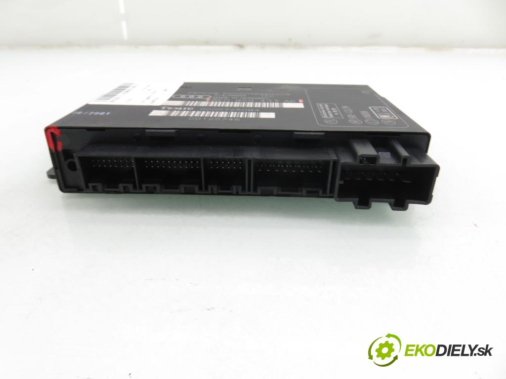 AUDI A4 (8E2, B6) SEDAN 2001 110,00 1.8 T quattro - AVJ 1781,00 MODUL komfortu 8E0959433AK