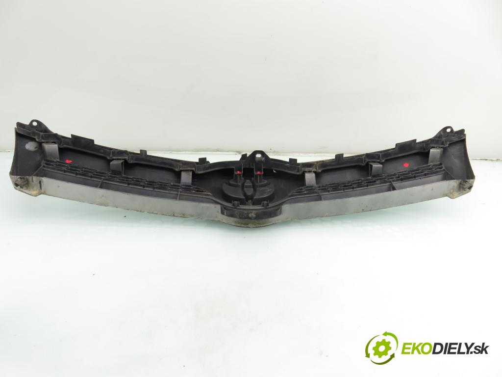 TOYOTA COROLLA Verso (ZER_, ZZE12_, R1_) MINIVAN 2005 85,00 2.0 D-4D (CUR10_) - 1CD-FTV 1995,00 Mriežka / maska 531110F020