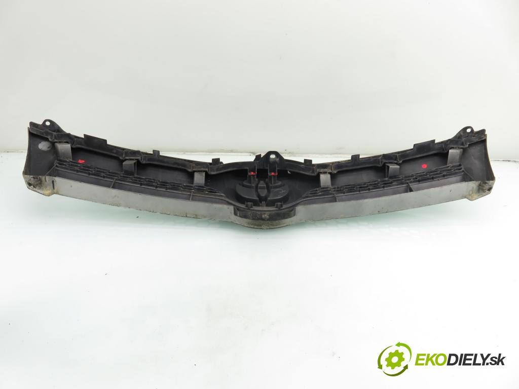 TOYOTA COROLLA Verso (ZER_, ZZE12_, R1_) MINIVAN 2005 85,00 2.0 D-4D (CUR10_) - 1CD-FTV 1995,00 Mriežka / maska 531110F020