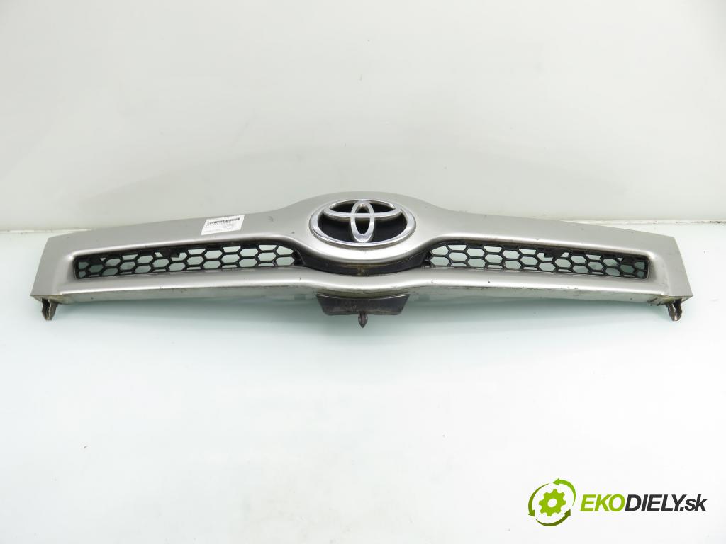 TOYOTA COROLLA Verso (ZER_, ZZE12_, R1_) MINIVAN 2005 85,00 2.0 D-4D (CUR10_) - 1CD-FTV 1995,00 Mriežka / maska 531110F020