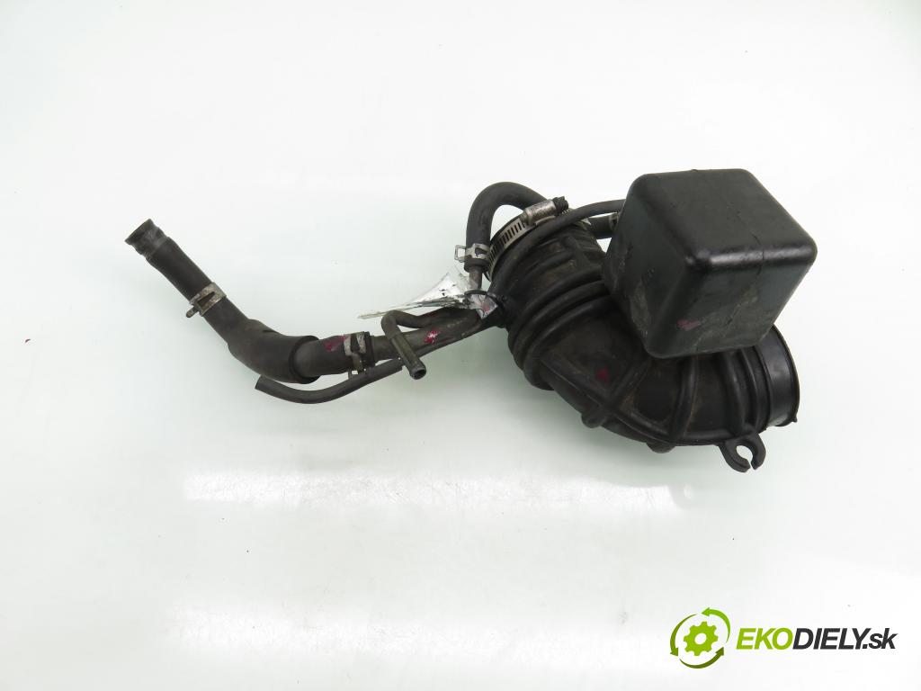 SUZUKI GRAND VITARA II (JT, TE, TD) SUV 2009 103,00 2.0 (JB420) - J20A 1995,00 Rúra prívodu vzduchu