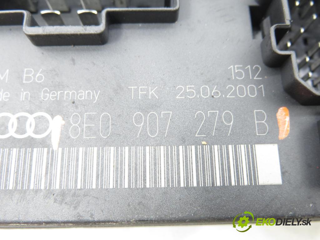 AUDI A4 (8E2, B6) SEDAN 2001 110,00 1.8 T quattro - AVJ 1781,00 Riadiaca jednotka svetlá 8E0907279B