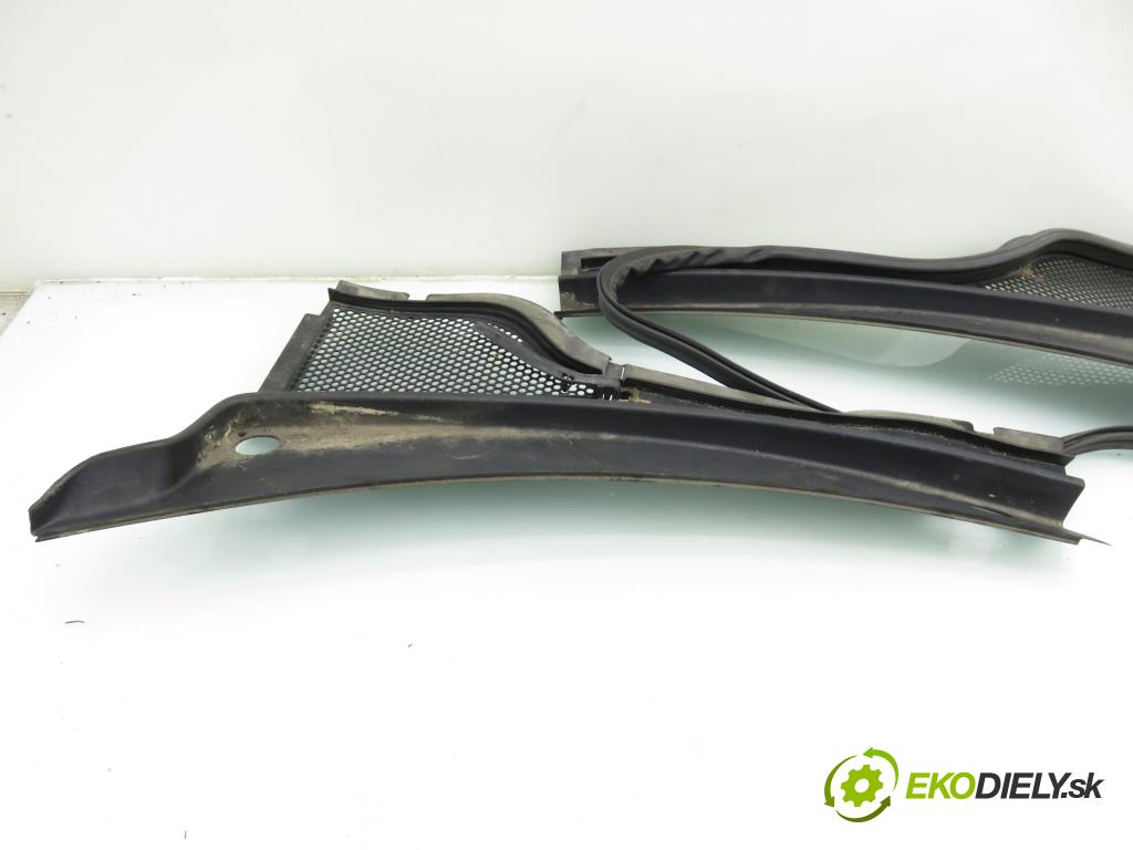VW TIGUAN (5N_) SUV 2008 103,00 2.0 TDI 4motion - CBAB 1968,00 Torpédo, plast pod čelné okno 5N1819403 ; 5N1819404 (Torpédo (plast pod čelným sklom))