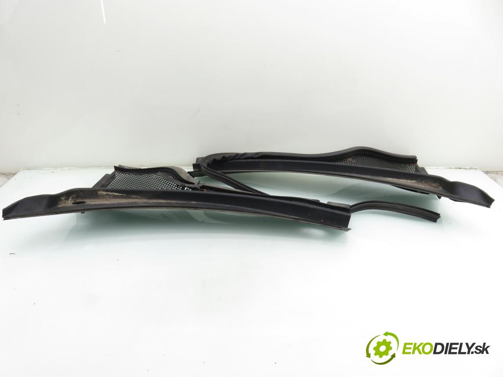VW TIGUAN (5N_) SUV 2008 103,00 2.0 TDI 4motion - CBAB 1968,00 Torpédo, plast pod čelné okno 5N1819403 ; 5N1819404 (Torpédo (plast pod čelným sklom))