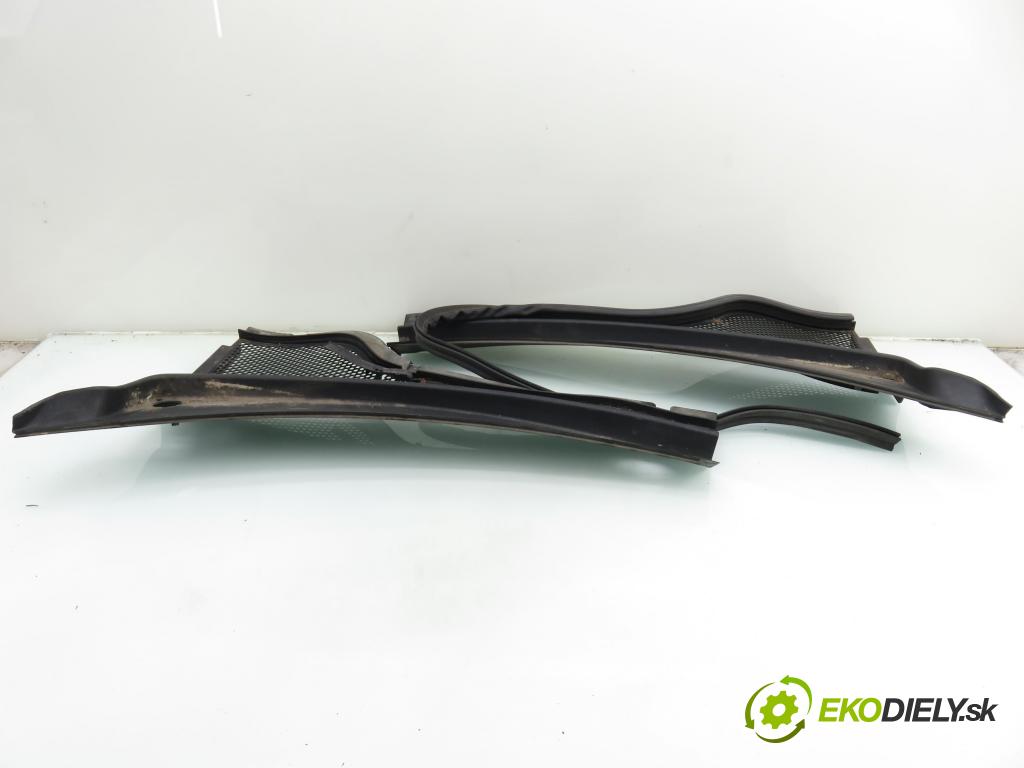 VW TIGUAN (5N_) SUV 2008 103,00 2.0 TDI 4motion - CBAB 1968,00 Torpédo, plast pod čelné okno 5N1819403 ; 5N1819404 (Torpédo (plast pod čelným sklom))