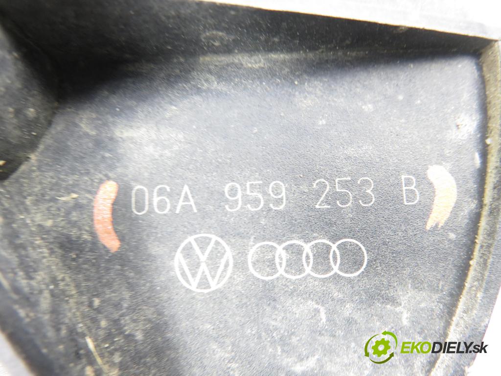 AUDI A4 (8E2, B6) SEDAN 2001 110,00 1.8 T quattro - AVJ 1781,00 Pumpa vzduchu 72273903 ; 06A959253B ; 8E0906613D