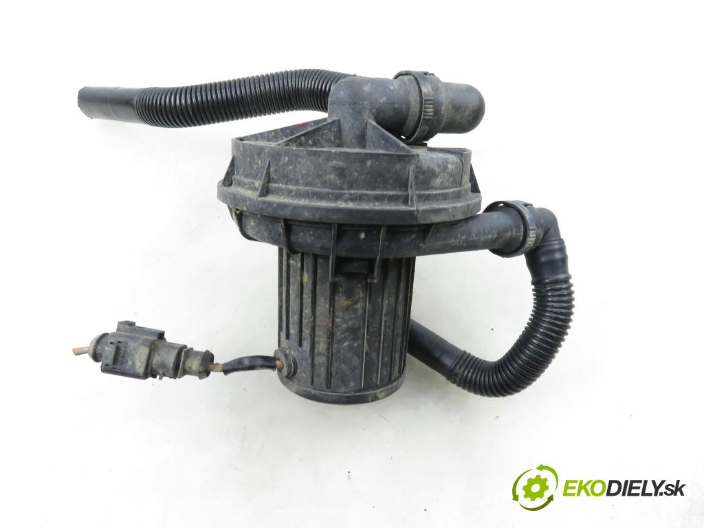 AUDI A4 (8E2, B6) SEDAN 2001 110,00 1.8 T quattro - AVJ 1781,00 Pumpa vzduchu 72273903 ; 06A959253B ; 8E0906613D
