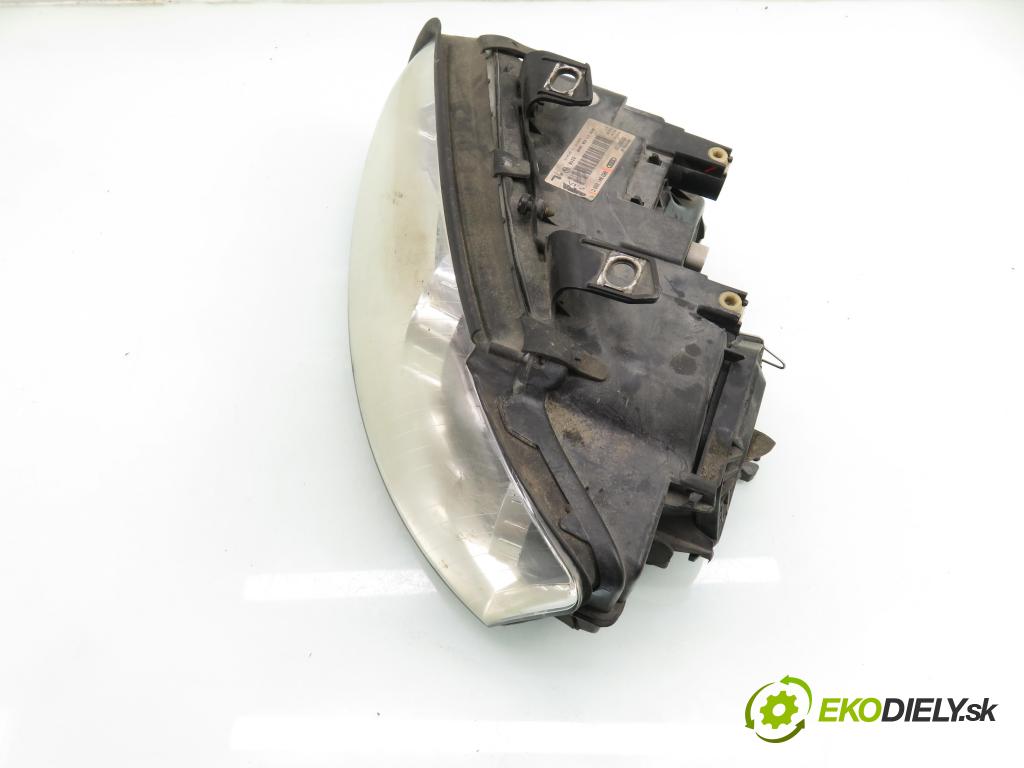 AUDI A4 (8E2, B6) SEDAN 2001 110,00 1.8 T quattro - AVJ 1781,00 Svetlo LP 8E0941003C