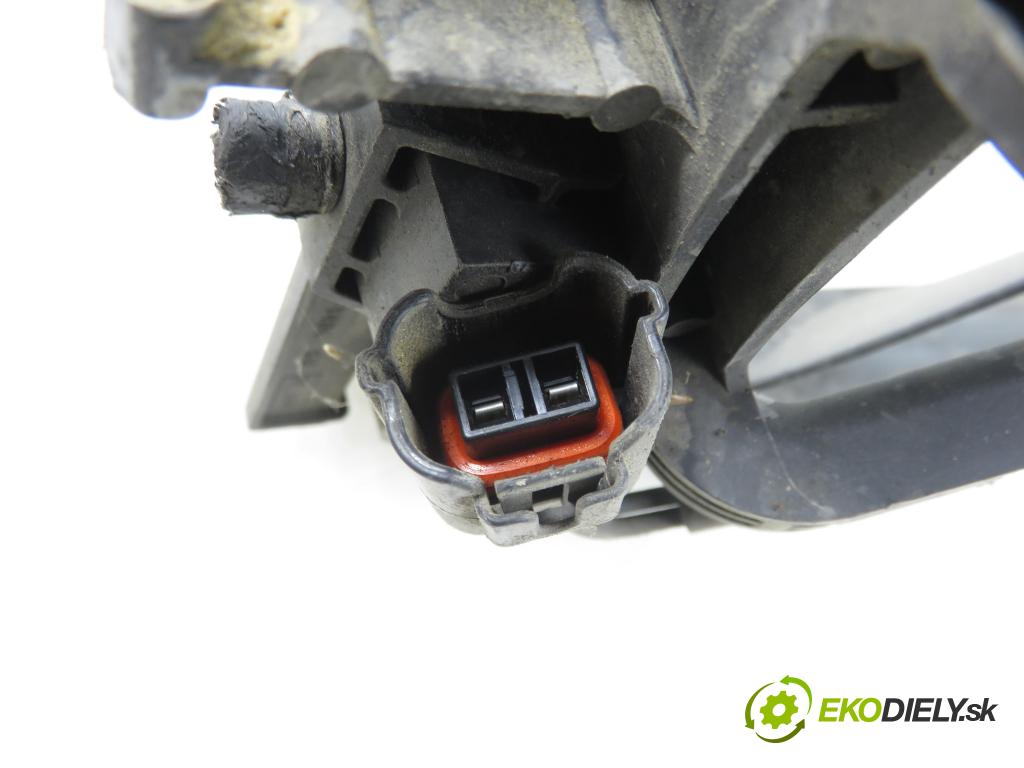 SUBARU FORESTER (SF_) KOMBI 2002 90,00 2.0 SOHC AWD 122 - EJ202 1994,00 ventilátor chladič PODNEBÍ / VODA