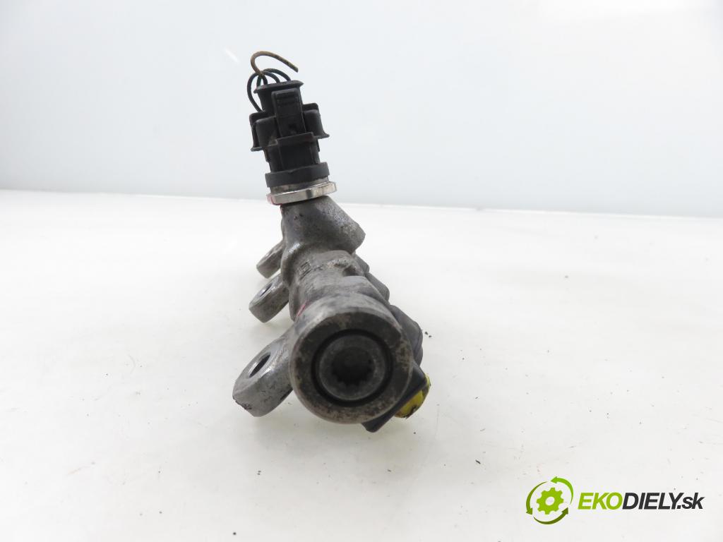 RENAULT MASTER III Skrzynia (FV) FURGON 2011 92,00 2.3 dCi 125 FWD (FV0C, FV0D) - M9T 676 2298,00 Lišta vstrekovacia 0445214258 ; 8200912225 (Vstrekovacia lišta)