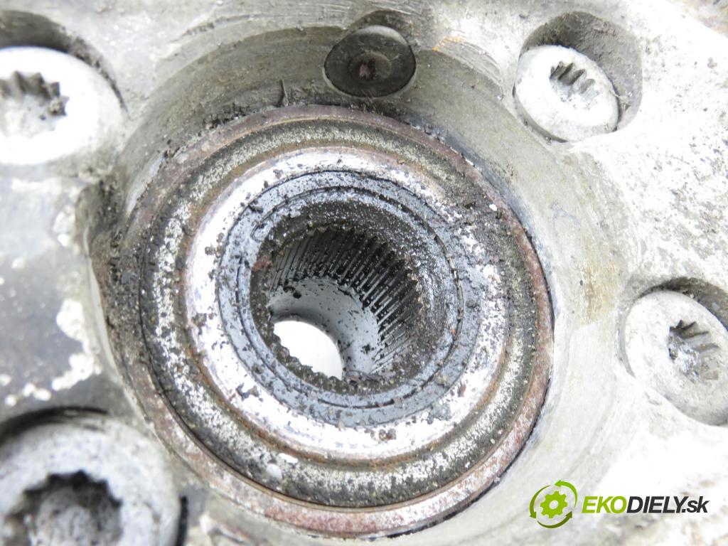 AUDI A4 (8E2, B6) SEDAN 2001 110,00 1.8 T quattro - AVJ 1781,00 náboj LP ABS