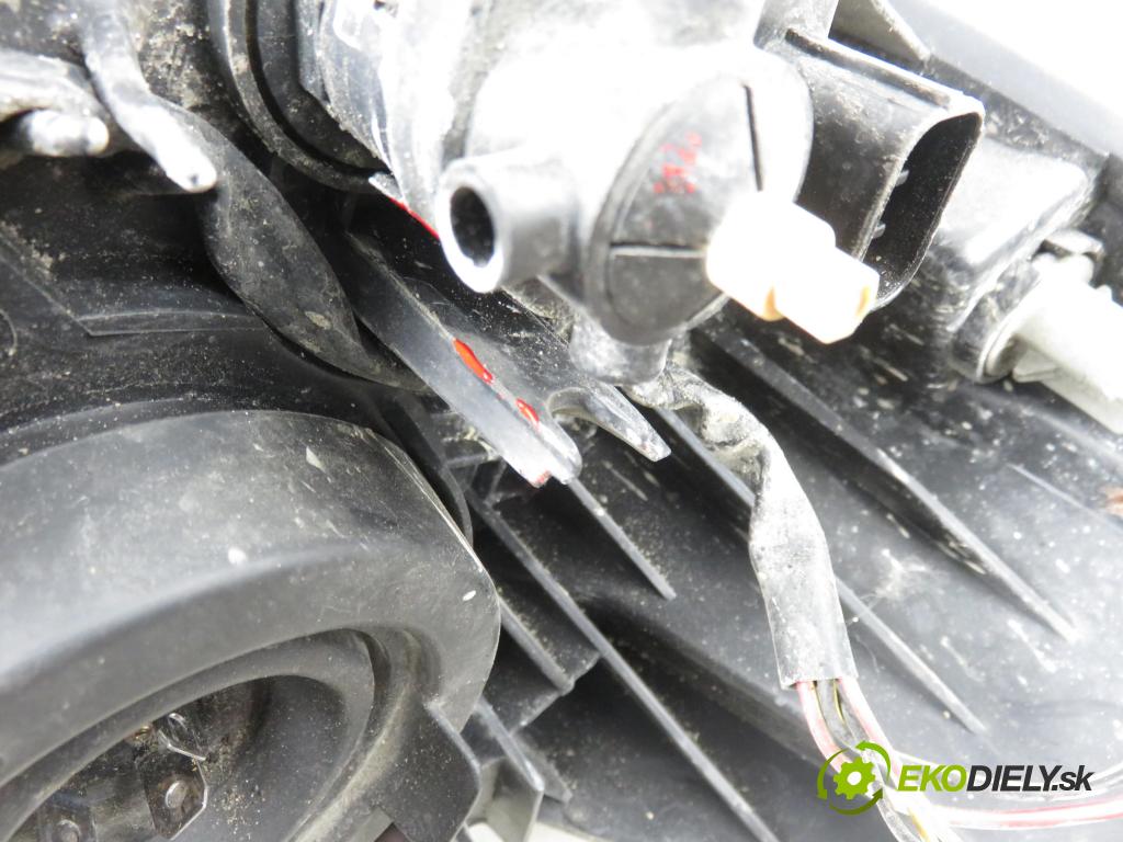 MAZDA 2 (DE_, DH_) HB 2010 75,00 1.5 MZR - ZY05 1498,00 světlo LP