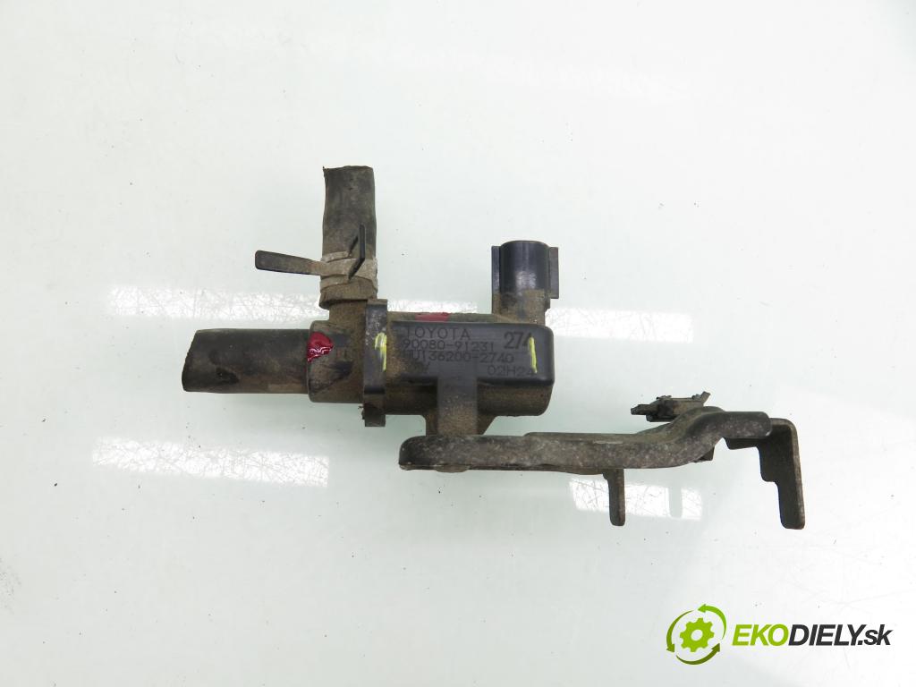 TOYOTA YARIS (_P9_) HB 2006 64,00 1.3 VVT-i (SCP90_) - 2SZ-FE 1298,00 VENTIL VAKUUM: 9008091231 ; 1362002740 ; HU1362002740