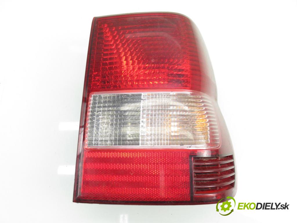 MITSUBISHI PAJERO PININ (H6_W, H7_W) TERENOWY 2005 84,00 1.8 (H76W, H66W) - 4G93 (SOHC 16V) 1834,00 Svetlo pravé zadné