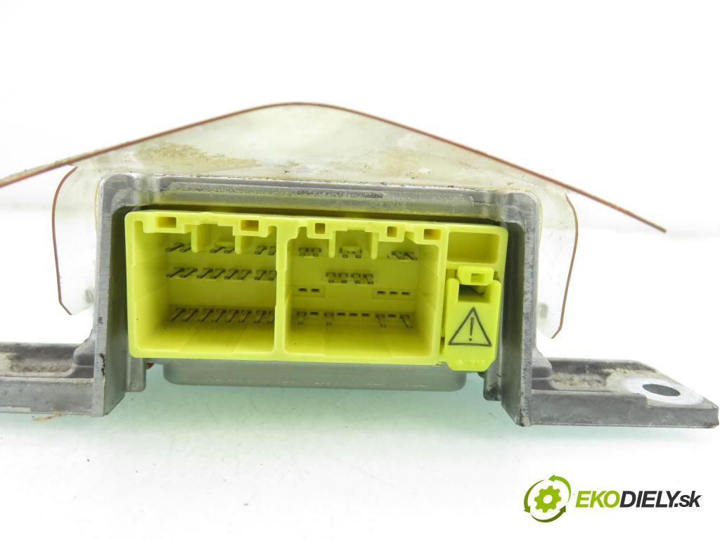 MITSUBISHI PAJERO PININ (H6_W, H7_W) TERENOWY 2005 84,00 1.8 (H76W, H66W) - 4G93 (SOHC 16V) 1834,00 MODUL air BAG MN141579