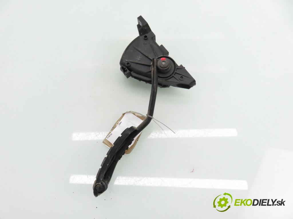 RENAULT MASTER II Skrzynia (FD) FURGON 2006 84,00 2.5 dCi 120 - G9U 750 2464,00 Potenciometer plynu 6PV00811904 ; 7700314525 (Potenciometer plynového pedálu)