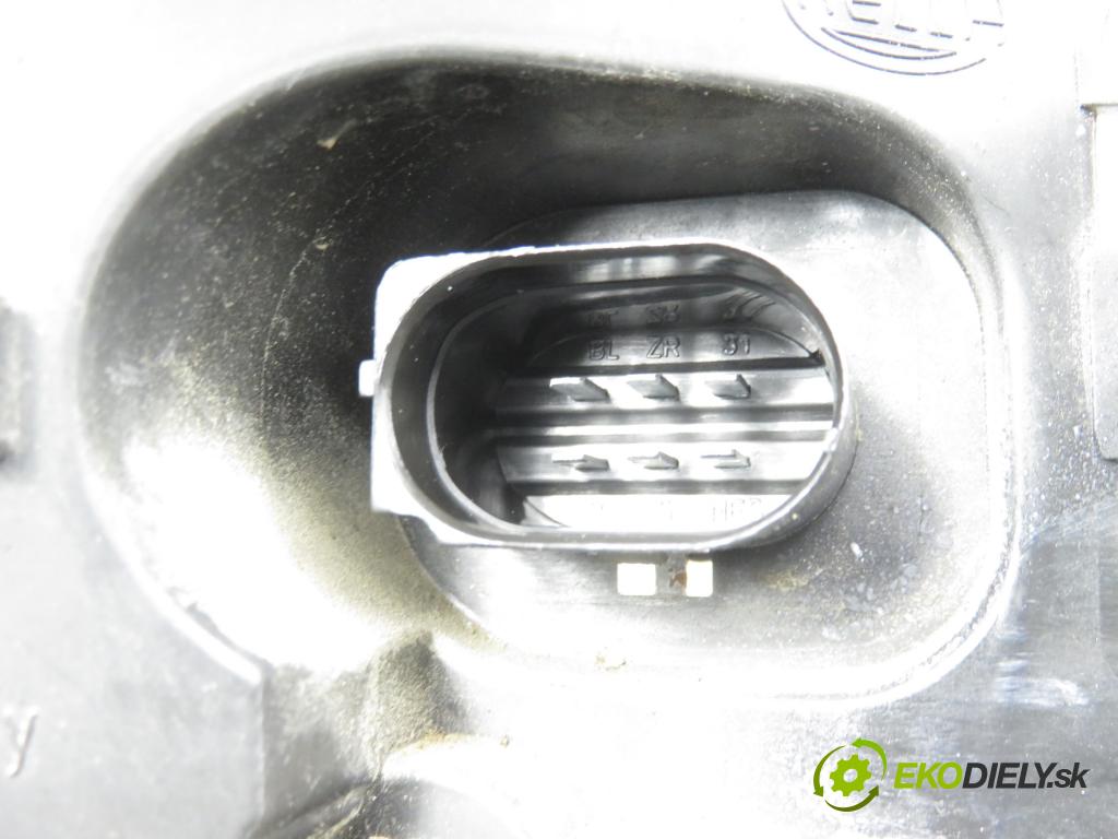 AUDI A4 (8E2, B6) SEDAN 2001 110,00 1.8 T quattro - AVJ 1781,00 PŘÍSPĚVEK svetla pravý ZADNÍ: 153948