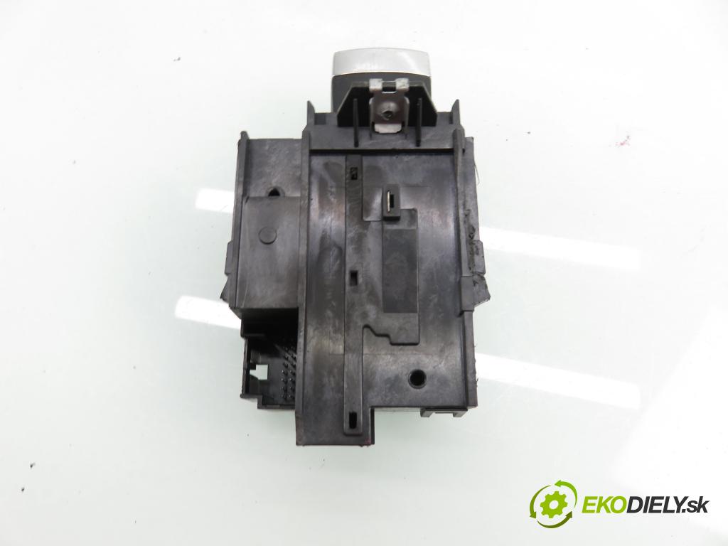 VW PASSAT B6 (3C2) SEDAN 2007 103,00 2.0 TDI 16V - BKP 1968,00 spinačka 3C0905843R (Spínacia skrinka)