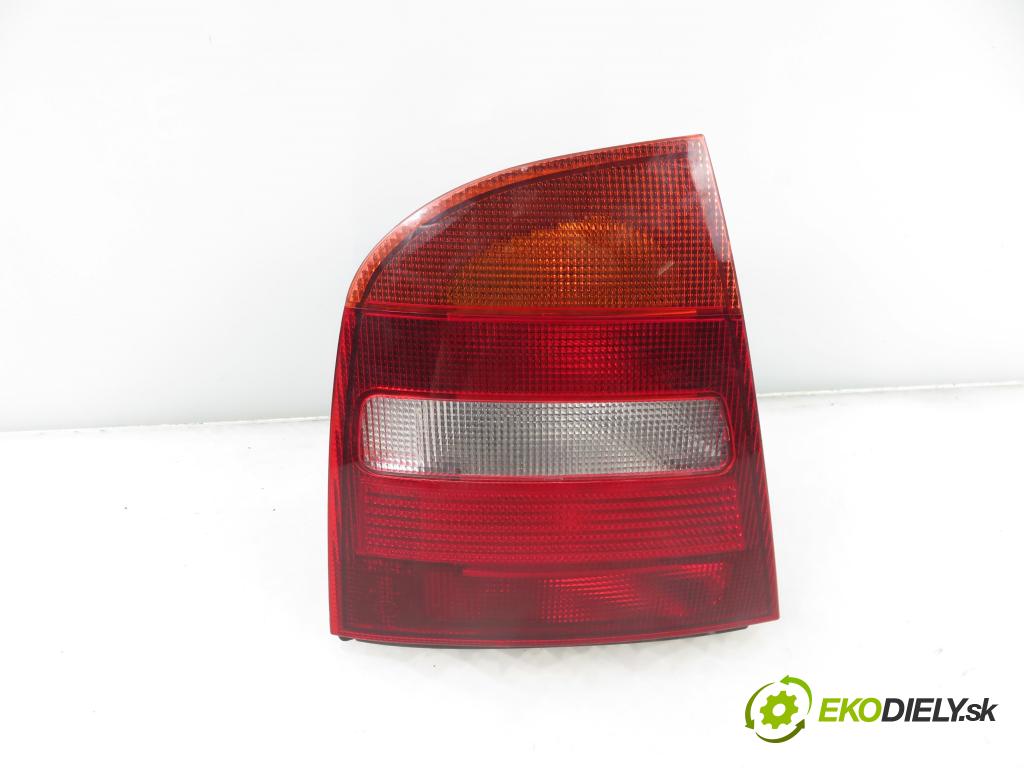 SKODA OCTAVIA I (1U2) LIFTBACK 2000 55,00 1.6 - AEE 1598,00 Svetlo ľavé zadné 