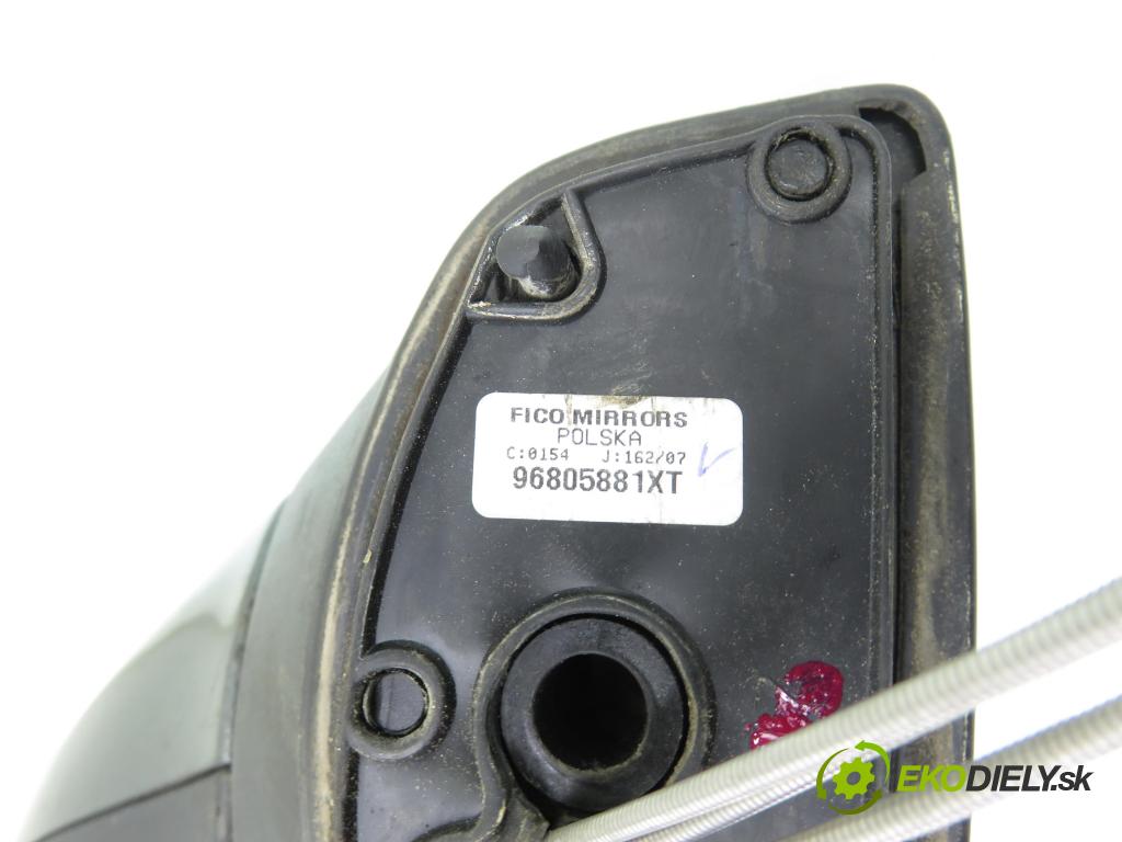 PEUGEOT 207 (WA_, WC_) HB 2007 65,00 1.4 16V - KFU (ET3J4) 1360,00 zpětné zrcátko