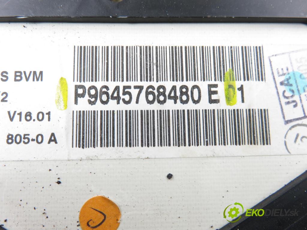 PEUGEOT 307 SW (3H) KOMBI 2002 81,00 1.6 16V - NFU (TU5JP4) 1587,00 Prístrojovka elektrický 9645768480 ; P9645768480
