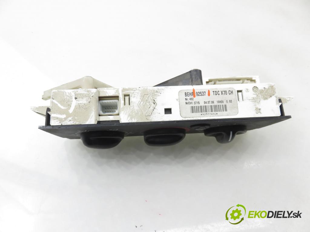 RENAULT MASTER II Skrzynia (FD) FURGON 2006 84,00 2.5 dCi 120 - G9U 750 2464,00 Panel kúrenia 92537