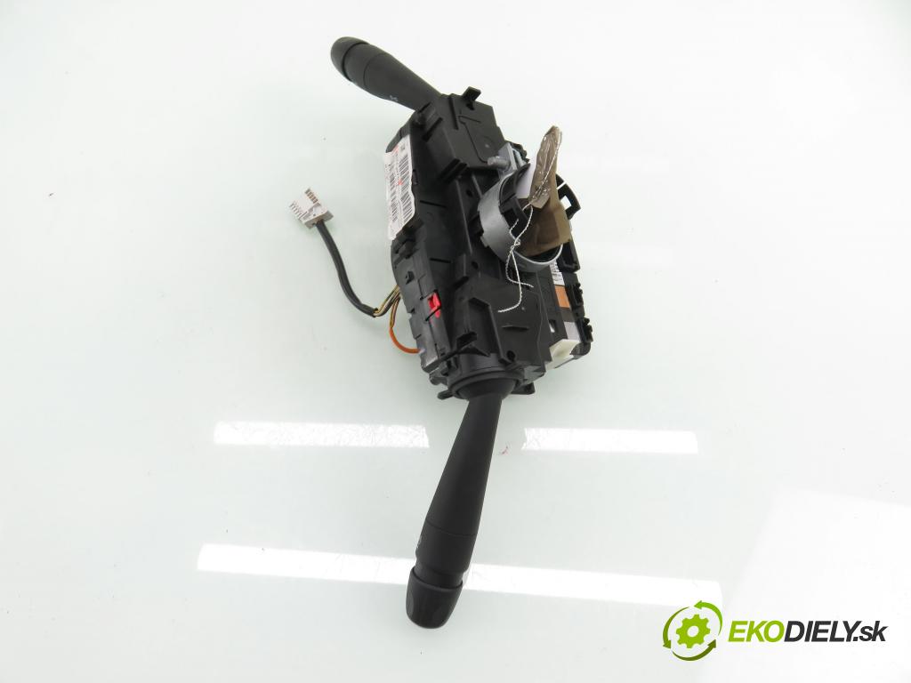 PEUGEOT 2008 I (CU_) CROSSOVER 2016 81,00 1.2 THP 110 - HNZ (EB2DT) 1199,00 páčka/prepínač 98154509ZD