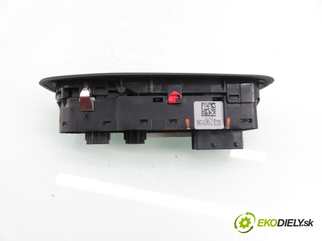 PEUGEOT 2008 I (CU_) CROSSOVER 2016 81,00 1.2 THP 110 - HNZ (EB2DT) 1199,00 Panel ovládania okien 96749624ZD