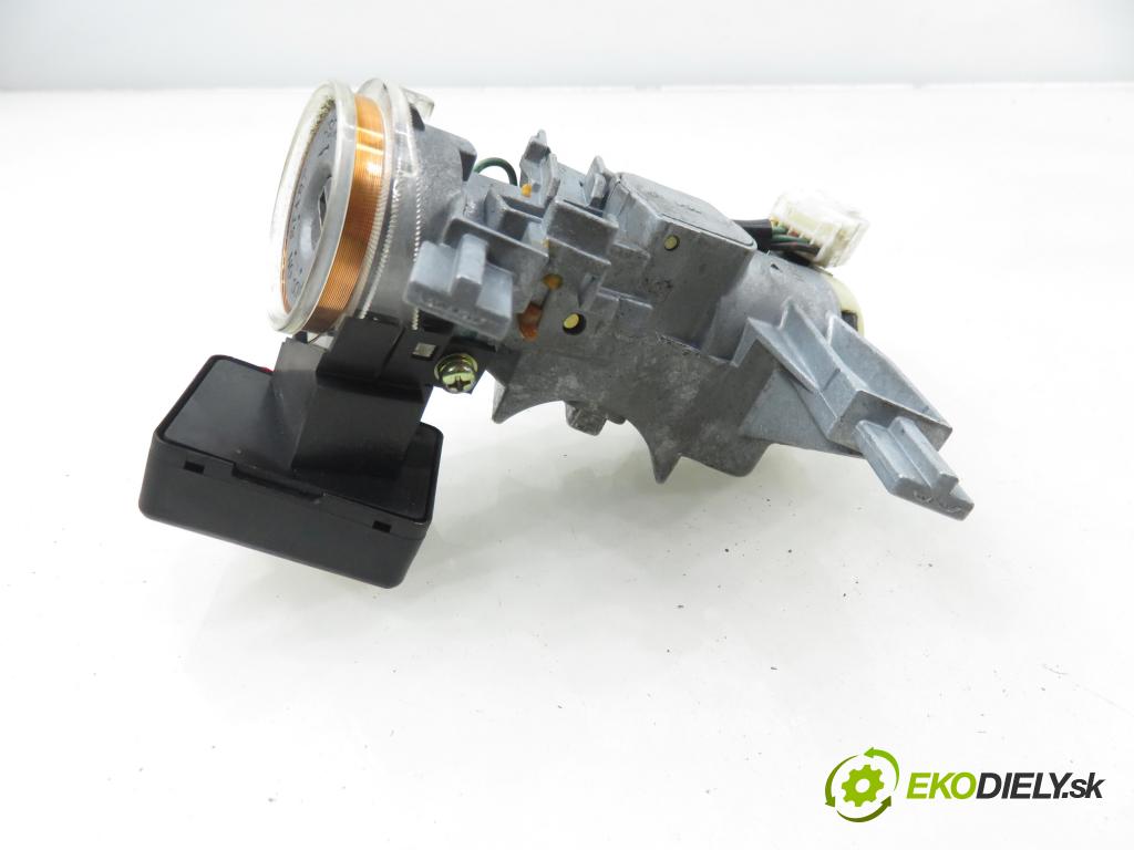 MITSUBISHI PAJERO PININ (H6_W, H7_W) TERENOWY 2005 84,00 1.8 (H76W, H66W) - 4G93 (SOHC 16V) 1834,00 spinačka / zámky MR587312