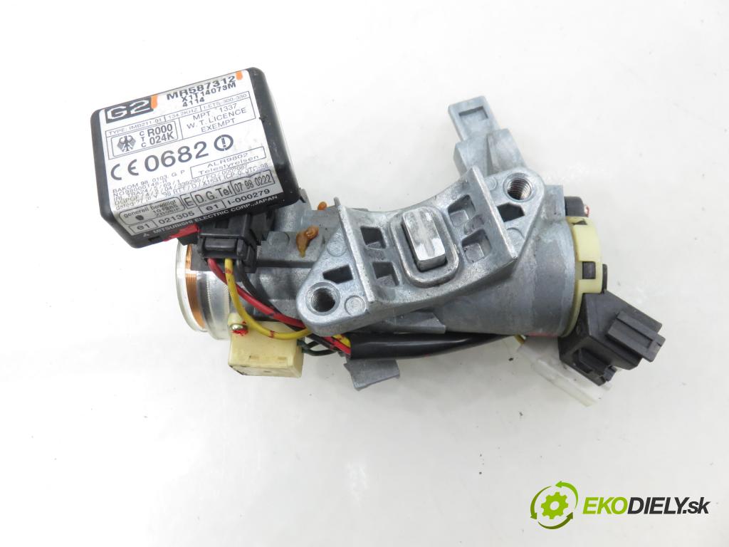 MITSUBISHI PAJERO PININ (H6_W, H7_W) TERENOWY 2005 84,00 1.8 (H76W, H66W) - 4G93 (SOHC 16V) 1834,00 spinačka / zámky MR587312