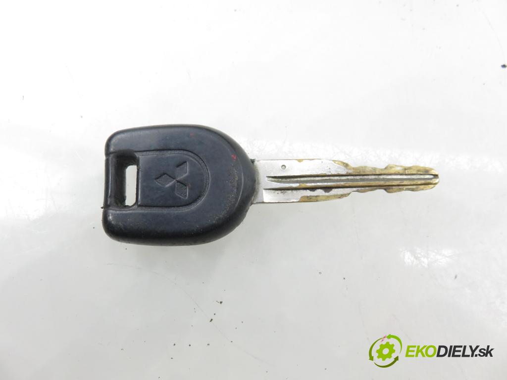 MITSUBISHI PAJERO PININ (H6_W, H7_W) TERENOWY 2005 84,00 1.8 (H76W, H66W) - 4G93 (SOHC 16V) 1834,00 spinačka / zámky MR587312