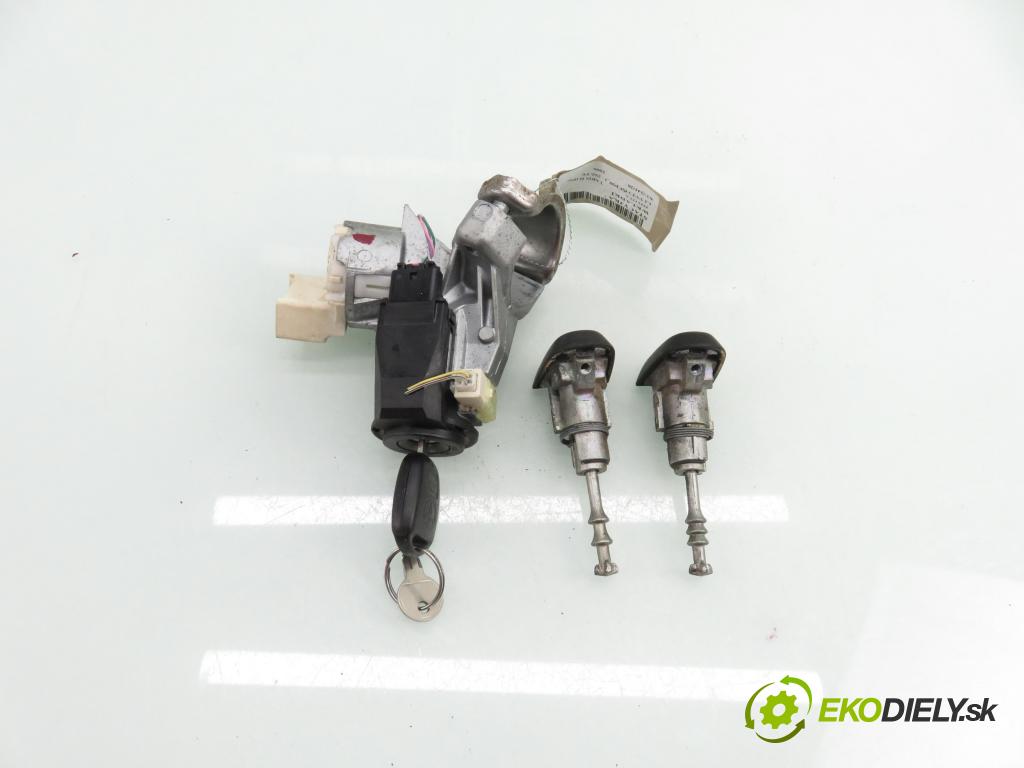 TOYOTA YARIS (_P9_) HB 2006 64,00 1.3 VVT-i (SCP90) 87 - 2SZ-FE 1298,00 spinačka / zámky N0502241256