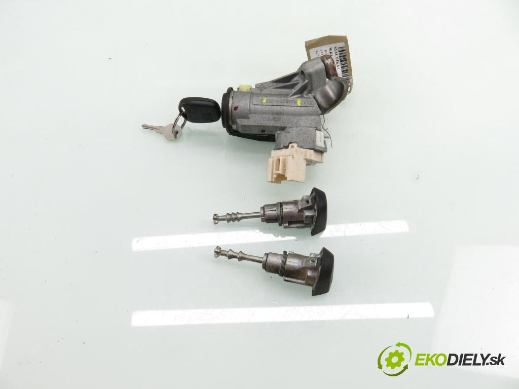 TOYOTA YARIS (_P9_) HB 2006 64,00 1.3 VVT-i (SCP90) 87 - 2SZ-FE 1298,00 spinačka / zámky N0502241256