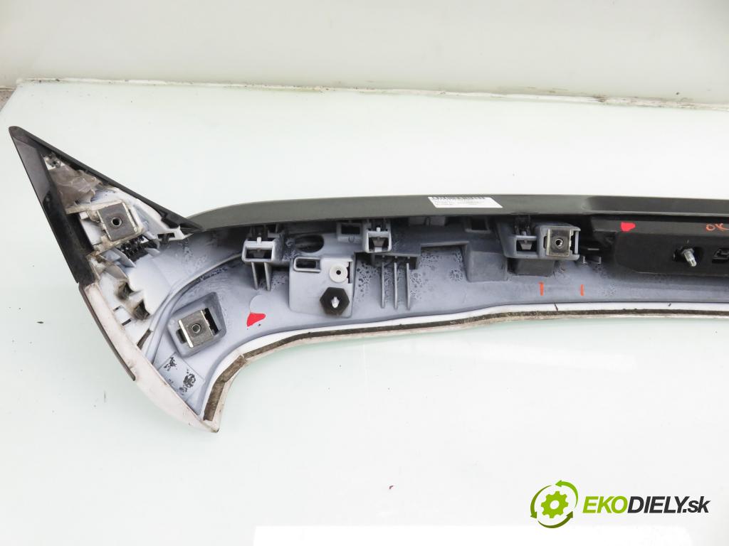 PEUGEOT 2008 I (CU_) CROSSOVER 2016 81,00 1.2 THP 110 - HNZ (EB2DT) 1199,00 svetlo bŕzd 9678324280
