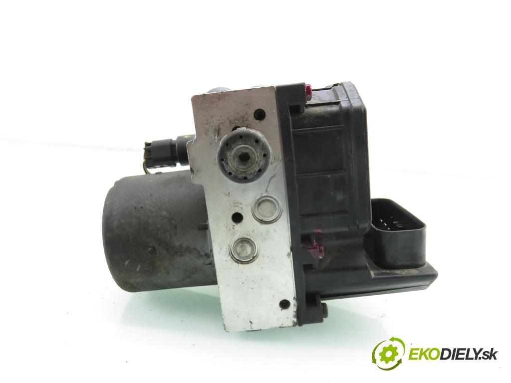 VW PASSAT B5.5 Variant (3B6) KOMBI 2001 74,00 1.9 TDI - AVB 1896,00 Pumpa ABS 0265950055 ; 4B0614517G ; 0265225124 (Pumpa ABS)