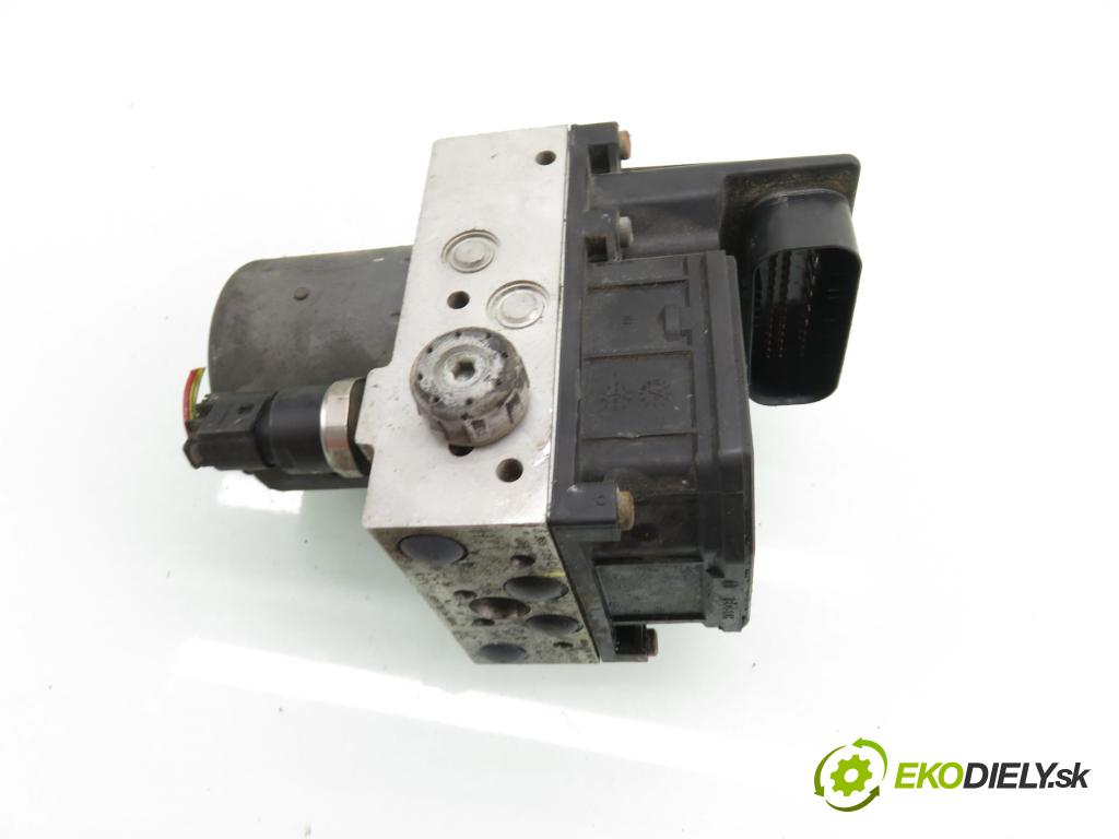 VW PASSAT B5.5 Variant (3B6) KOMBI 2001 74,00 1.9 TDI - AVB 1896,00 Pumpa ABS 0265950055 ; 4B0614517G ; 0265225124 (Pumpa ABS)