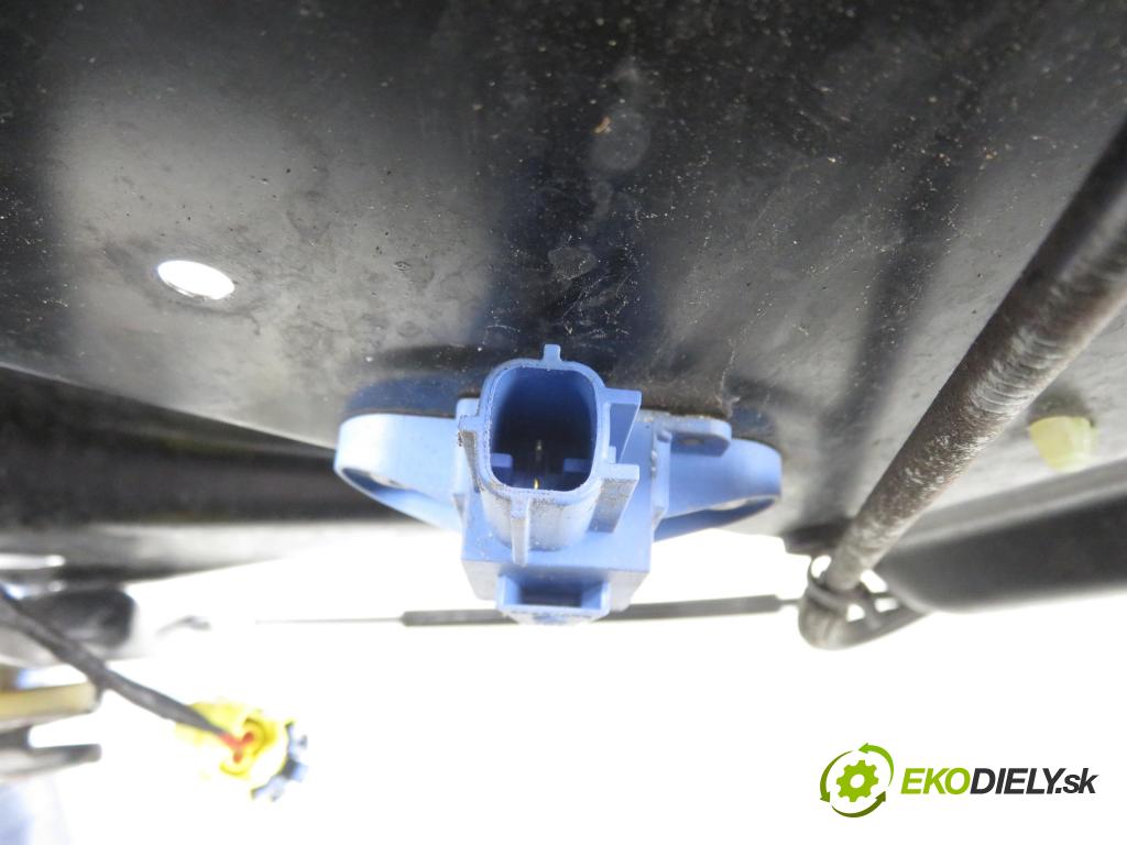 VW PASSAT B6 (3C2) SEDAN 2007 103,00 2.0 TDI 16V - BKP 1968,00 Mechanizmus okien 1K0959701Q ; 1K0959793M ; F005S00293