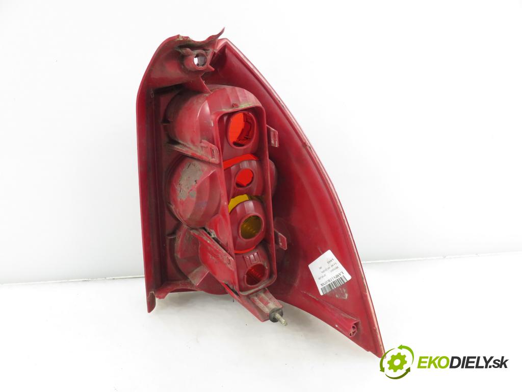 PEUGEOT 307 SW (3H) KOMBI 2002 81,00 1.6 16V - NFU (TU5JP4) 1587,00 světlo levé zadní