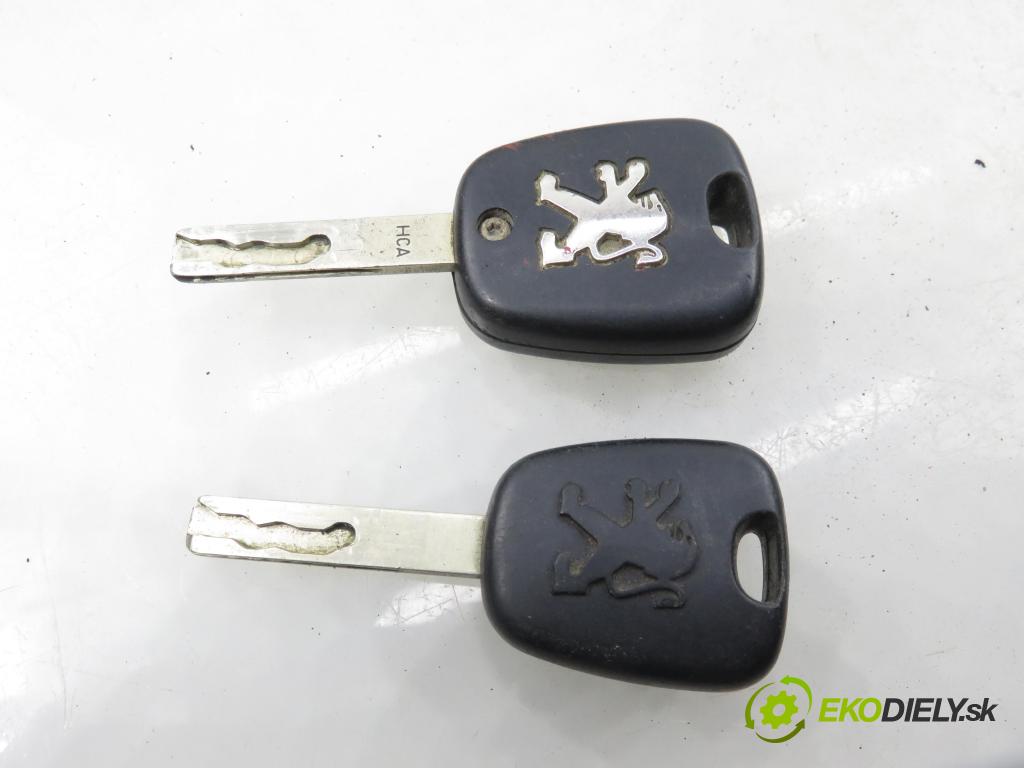 PEUGEOT 307 SW (3H) KOMBI 2002 81,00 1.6 16V - NFU (TU5JP4) 1587,00 spinačka 9632897680 ; 36353100 (Spínacia skrinka)