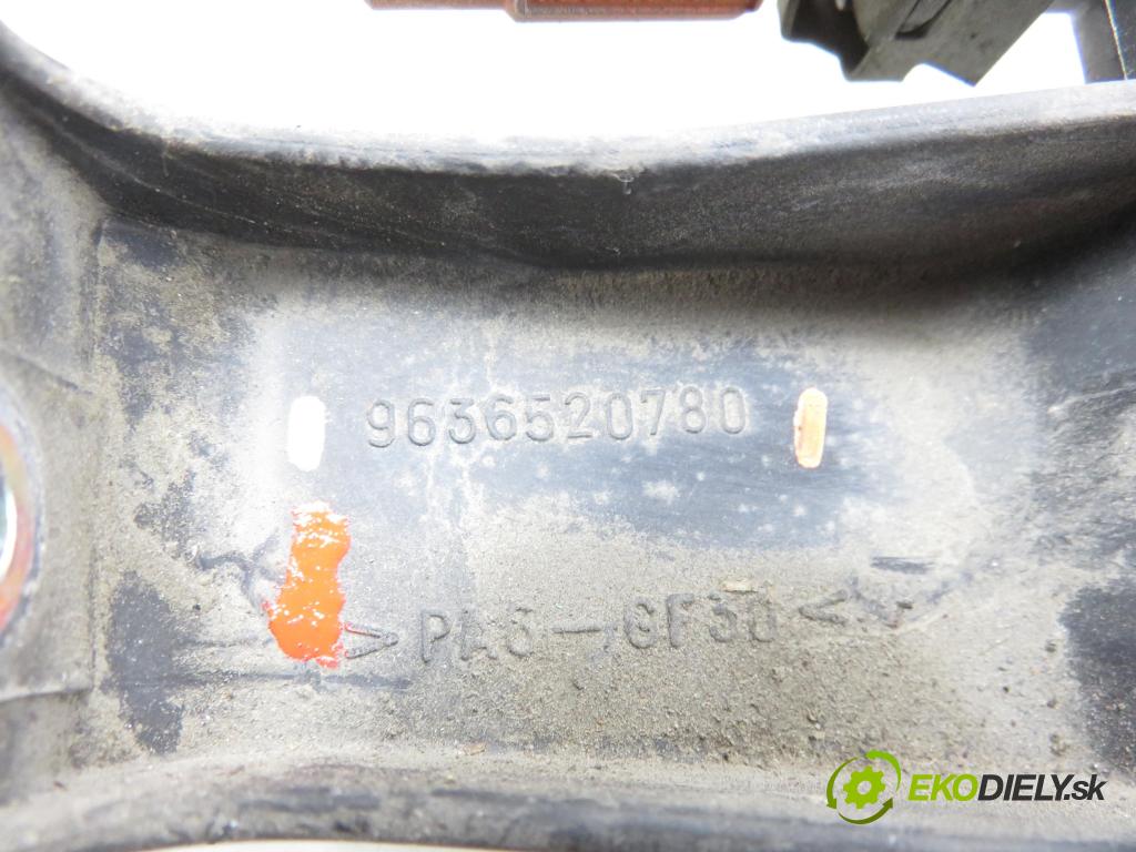 PEUGEOT 307 SW (3H) KOMBI 2002 81,00 1.6 16V - NFU (TU5JP4) 1587,00 Lišta vstrekovacia 9636520780 ; 0280156034 (Vstrekovacia lišta)