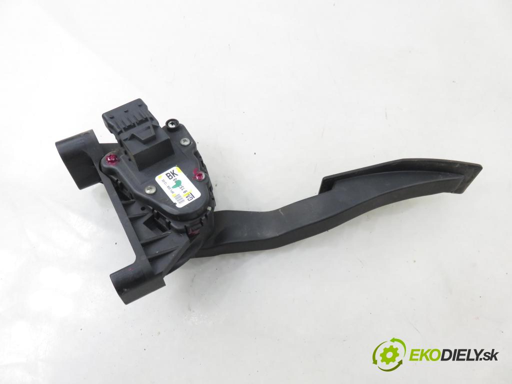 OPEL ASTRA H (A04) HB 2005 74,00 1.7 CDTI 100 - Z 17 DTH 1686,00 Potenciometer plynu 9157998BK ; 6PV00811200 (Potenciometer plynového pedálu)