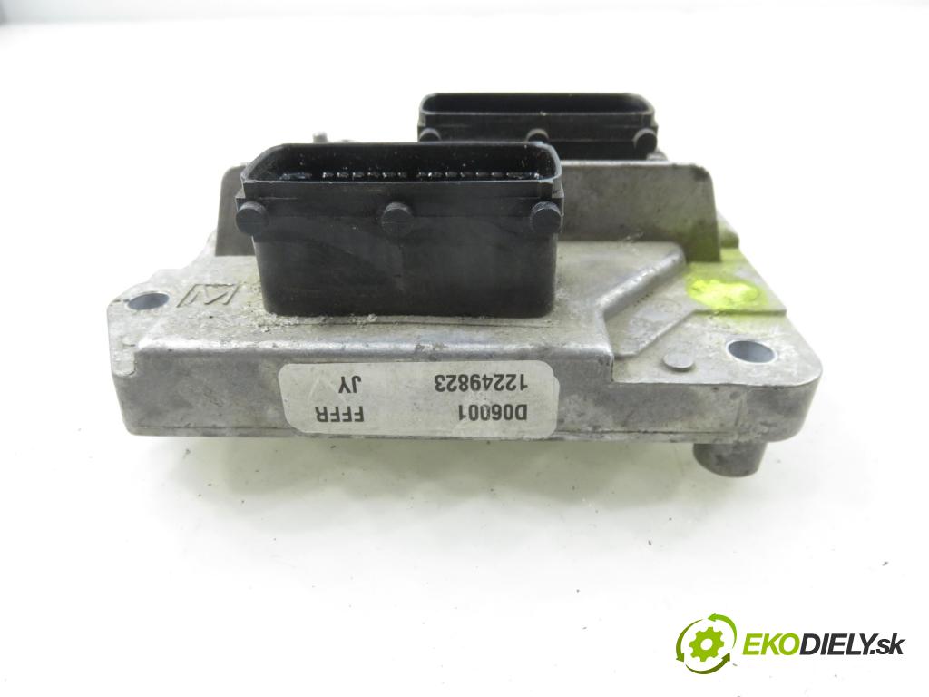 OPEL MERIVA A nadwozie wielkoprzestrzenne (MPV) (X03) HB 2007 77,00 1.6 - Z 16 XEP 1598,00 Riadiaca jednotka Motor 12249823