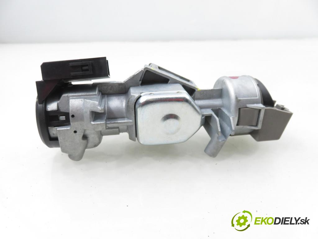 FORD FOCUS III HB 2014 74,00 1.0 EcoBoost - M2DA 998,00 spinačka AM5T15K601AD ; 3M513F880AE ; 6E5T15607CA (Spínacia skrinka)