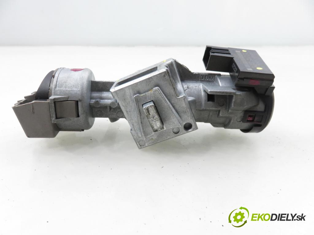 FORD FOCUS III HB 2014 74,00 1.0 EcoBoost - M2DA 998,00 spinačka AM5T15K601AD ; 3M513F880AE ; 6E5T15607CA (Spínacia skrinka)