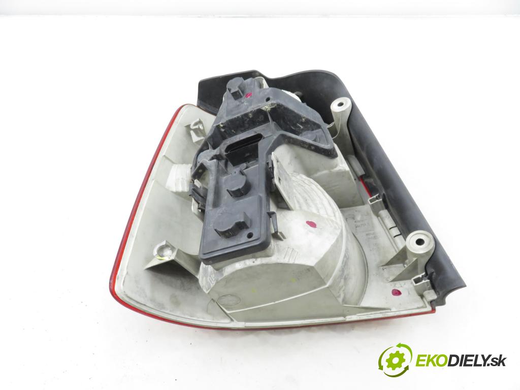 VW TOURAN (1T1, 1T2) MINIVAN 2004 74,00 1.9 TDI - AVQ 1896,00 Svetlo pravé zadné 1T0945096C ; 1T0945112B