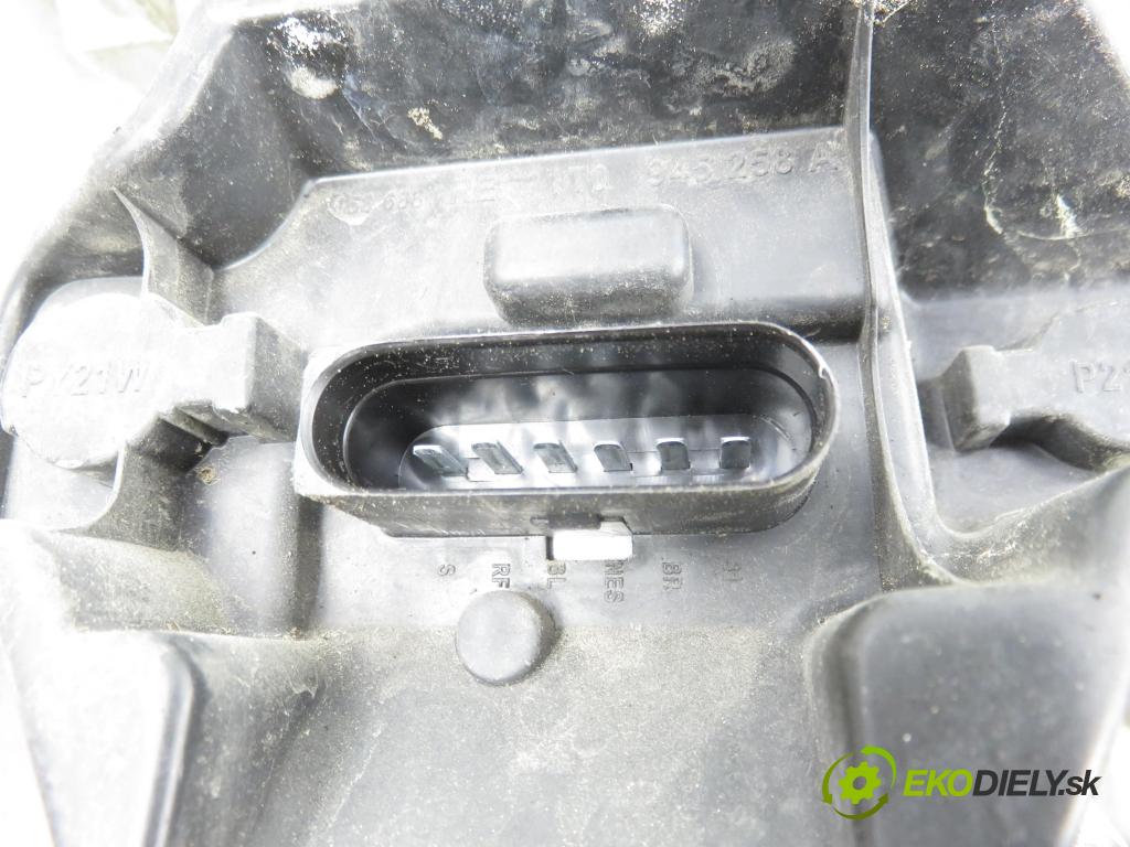 VW TOURAN (1T1, 1T2) MINIVAN 2004 74,00 1.9 TDI - AVQ 1896,00 Svetlo pravé zadné 1T0945096C ; 1T0945112B