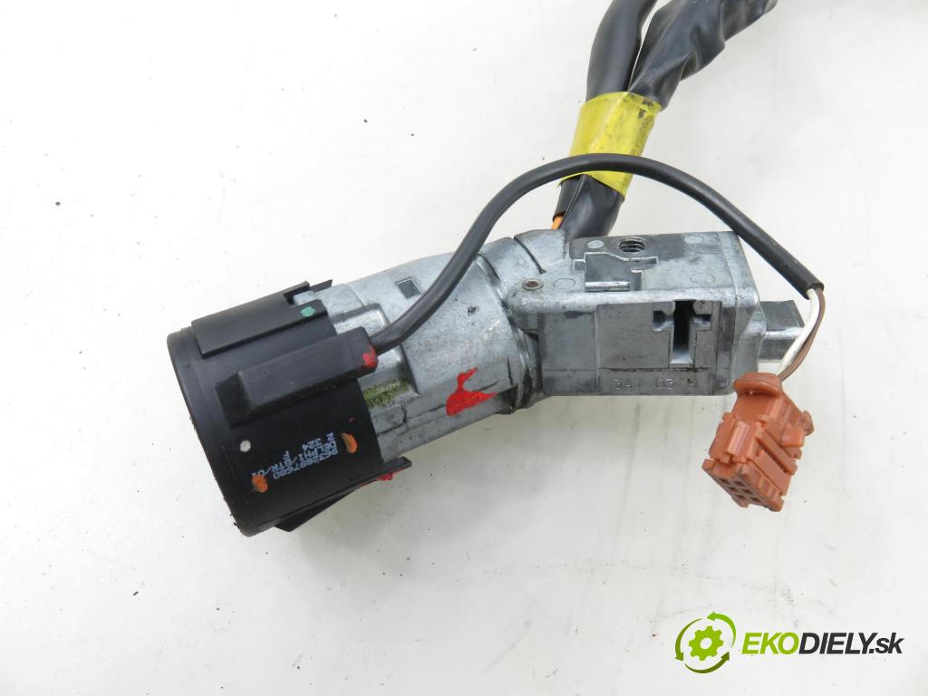 CITROEN C3 I (FC_) HB 2002 50,00 1.4 HDi 8V - 8HX 1398,00 spinačka N0501413 ; 9632897680 (Spínacia skrinka)